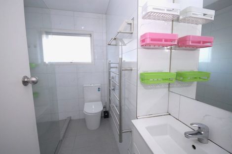 Photo of property in 2/16 Beach Road, Castor Bay, Auckland, 0620