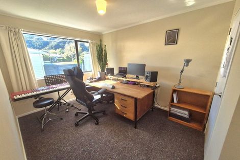 Photo of property in 2 Freyberg Street, Waterloo, Lower Hutt, 5011
