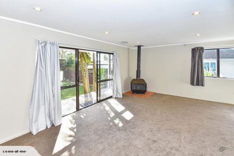 Photo of property in 4 Peverill Crescent, Papatoetoe, Auckland, 2025