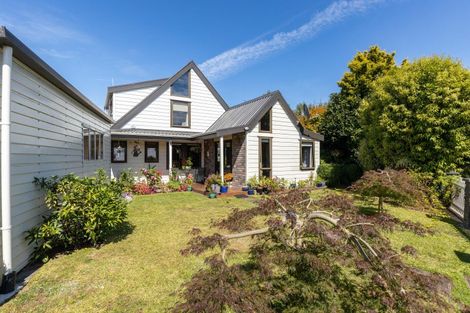 Photo of property in 3 Ngarue Place, Waitara, 4320