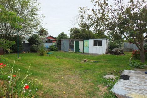 Photo of property in 13 Beach Street, Tangimoana, 4822