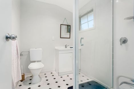 Photo of property in 52 Chaucer Street, Leamington, Cambridge, 3432