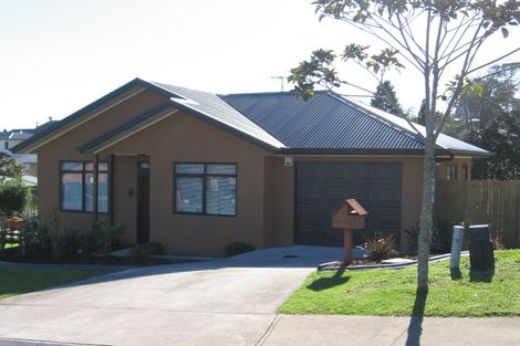 Photo of property in 35 View Ridge Drive, Ranui, Auckland, 0612