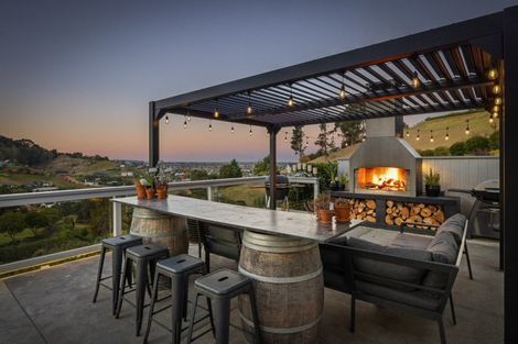 Photo of property in 1 Te Roera Drive, Taradale, Napier, 4112