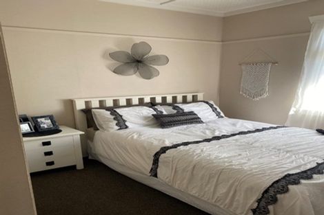 Photo of property in 22 Ngaio Street, Strandon, New Plymouth, 4312