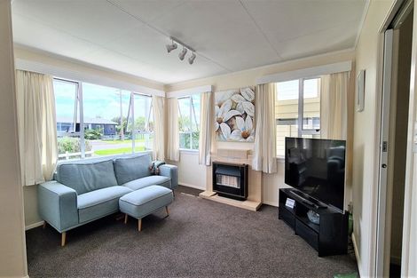 Photo of property in 18 Gisborne Terrace, Opunake, 4616