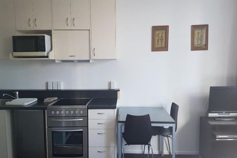 Photo of property in Terrace Garden Apartments, 2h/120 The Terrace, Wellington Central, Wellington, 6011