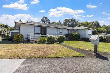 Photo of property in 12 Winstone Place, Highlands Park, New Plymouth, 4312