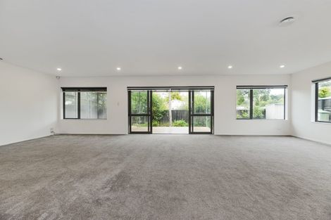 Photo of property in 18b Riverpark Crescent, Henderson, Auckland, 0610