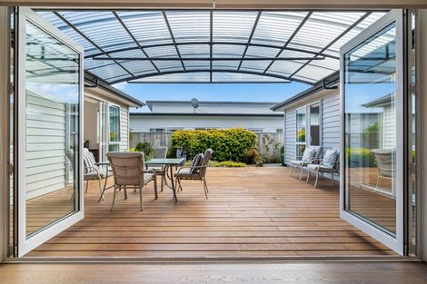 Photo of property in 15 Flavell Drive, Orewa, 0931