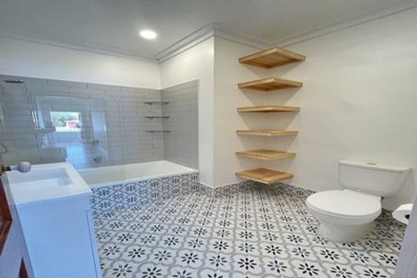 Photo of property in 1/2 Onslow Road, Papakura, 2110