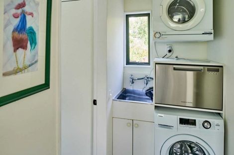 Photo of property in 105 Marine Parade, Eastbourne, Lower Hutt, 5013