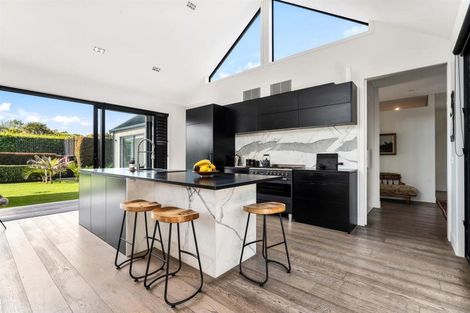 Photo of property in 15 Wrybill Way, Point Wells, 0986
