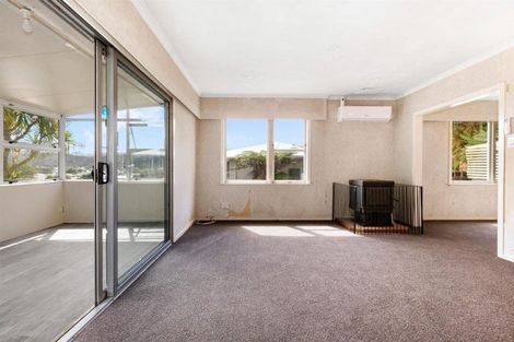 Photo of property in 17 Puriri Street, Wainuiomata, Lower Hutt, 5014