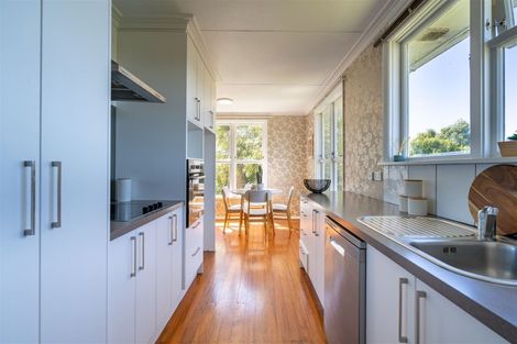 Photo of property in 27 Hanlon Street, Halfway Bush, Dunedin, 9010