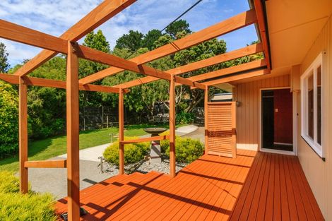 Photo of property in 64 Pomare Road, Tirohanga, Lower Hutt, 5010