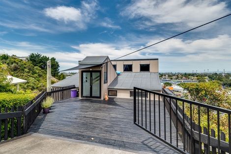 Photo of property in 5 Guys Hill Road, Hospital Hill, Napier, 4110