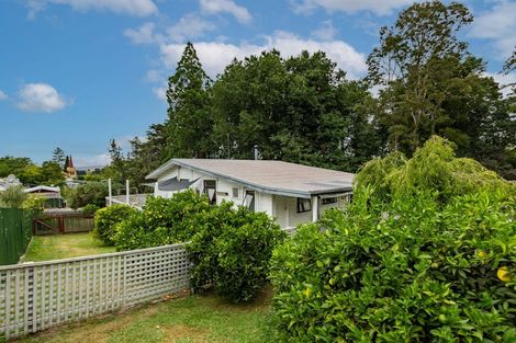Photo of property in 16 Rose Street, Waipawa, 4210