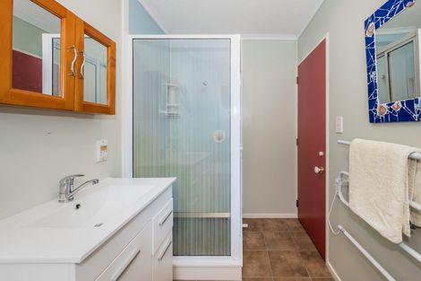 Photo of property in 12 Tobys Way, Waikanae Beach, Waikanae, 5036