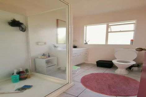 Photo of property in 151 Tirimoana Road, Te Atatu South, Auckland, 0602