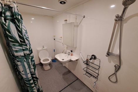 Photo of property in 33 Omega Street, Newlands, Wellington, 6037