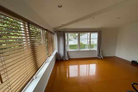 Photo of property in 155 Glenfield Road, Hillcrest, Auckland, 0626