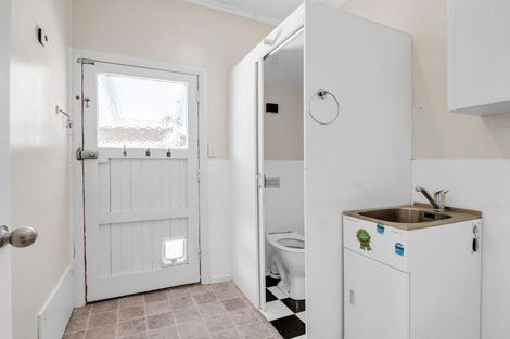 Photo of property in 556b Queen Street East, Levin, 5510