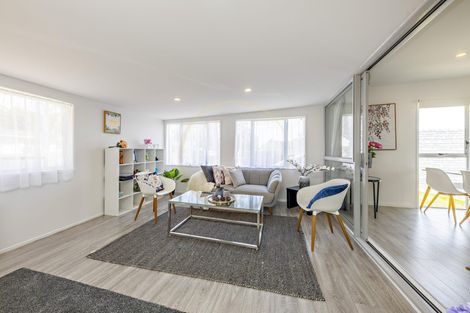 Photo of property in 3 Sandrine Avenue, Clover Park, Auckland, 2019