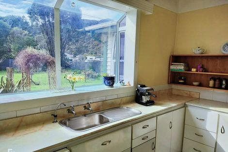 Photo of property in 7 Greenfield Street, Hector, 7822