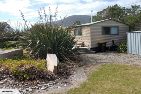 Photo of property in 25 Main Rd Ngakawau, Ngakawau, 7824