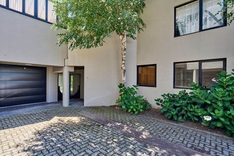 Photo of property in Highwic, 5/32 Hobson Street, Thorndon, Wellington, 6011