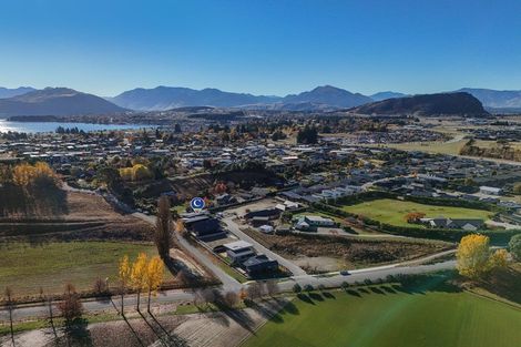 Photo of property in 9 Kamana Rise, Wanaka, 9382