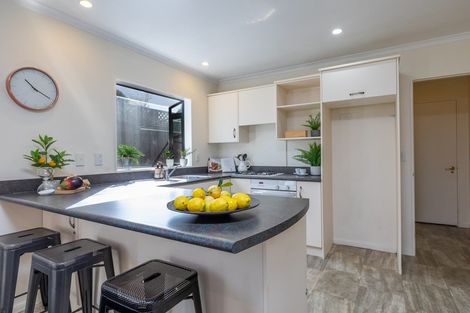 Photo of property in 2/49 Ranui Terrace, Tawa, Wellington, 5028