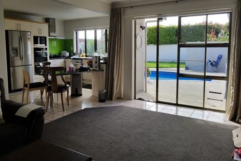 Photo of property in 4 Broman Place, Half Moon Bay, Auckland, 2012