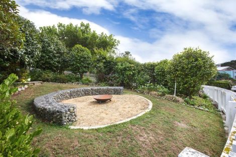 Photo of property in 5 Sunrise Boulevard, Tawa, Wellington, 5028