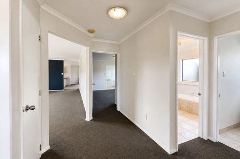 Photo of property in 48 Medvale Avenue, Flat Bush, Auckland, 2019