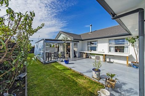 Photo of property in 21 Shillingford Boulevard, Rolleston, 7615