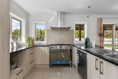 Photo of property in 210 Saint James Drive, Huntington, Hamilton, 3210