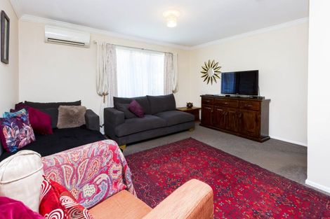 Photo of property in 2 Pokaka Street, Birchville, Upper Hutt, 5018