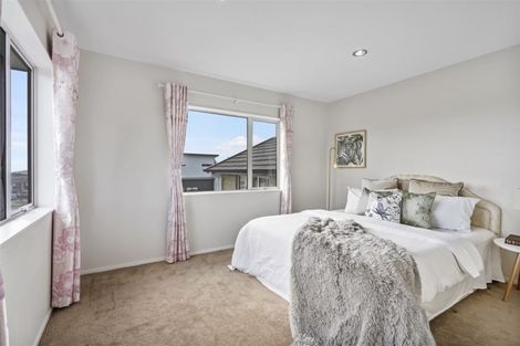 Photo of property in 23 Ravello Rise, Flat Bush, Auckland, 2019