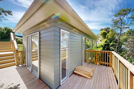 Photo of property in 3 Dunmail Way, Newlands, Wellington, 6037