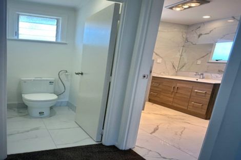 Photo of property in 1/82 Manuka Road, Glenfield, Auckland, 0629