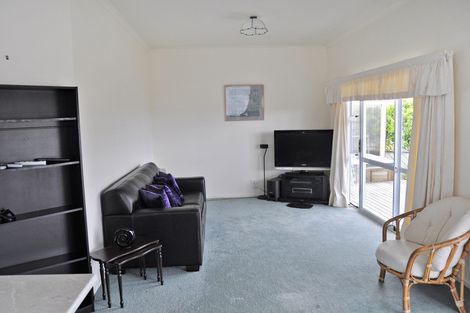 Photo of property in 5 Ngatira Place, Snells Beach, 0920