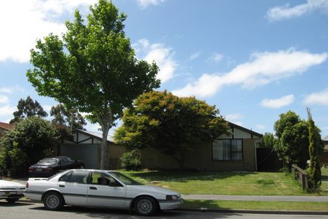 Photo of property in 32 Karnak Crescent, Russley, Christchurch, 8042