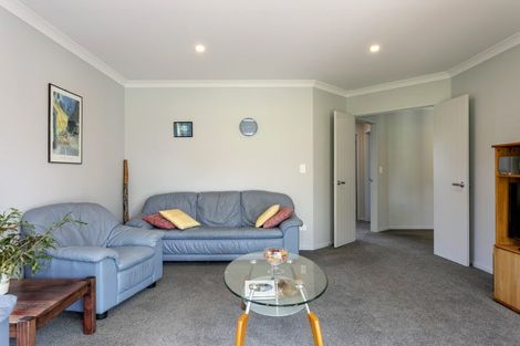 Photo of property in 18 Loch Views Road, Acacia Bay, Taupo, 3385