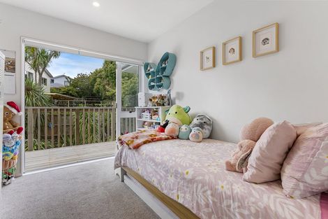 Photo of property in 2/58 Botany Road, Botany Downs, Auckland, 2010