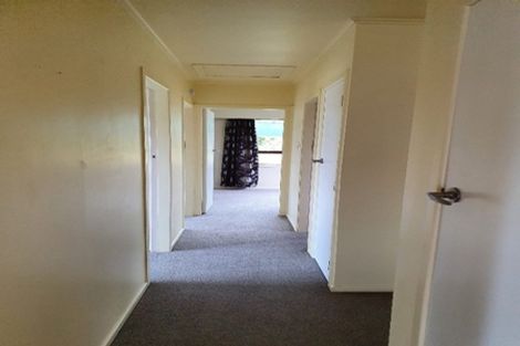 Photo of property in 1 Lorraine Place, Glenview, Hamilton, 3206