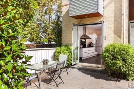 Photo of property in 1 Medbury Terrace, Fendalton, Christchurch, 8041