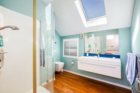 Photo of property in 34 Oroua Street, Eastbourne, Lower Hutt, 5013