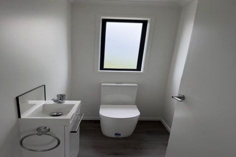 Photo of property in 1 Silver Fern Way, Woodhill, 0110